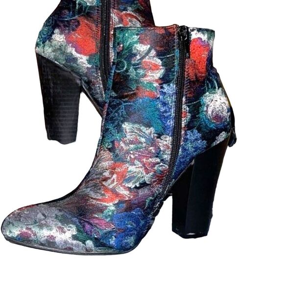 Liliana Floral Booties​ sz 7.5 - Picture 1 of 5